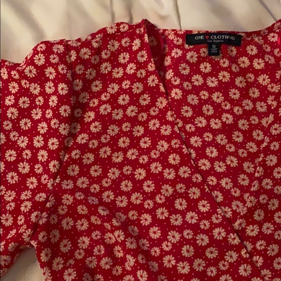 Flowered top - Picture 2 of 3